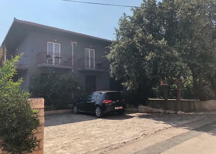 Πανσιόν Kurtic Supetar